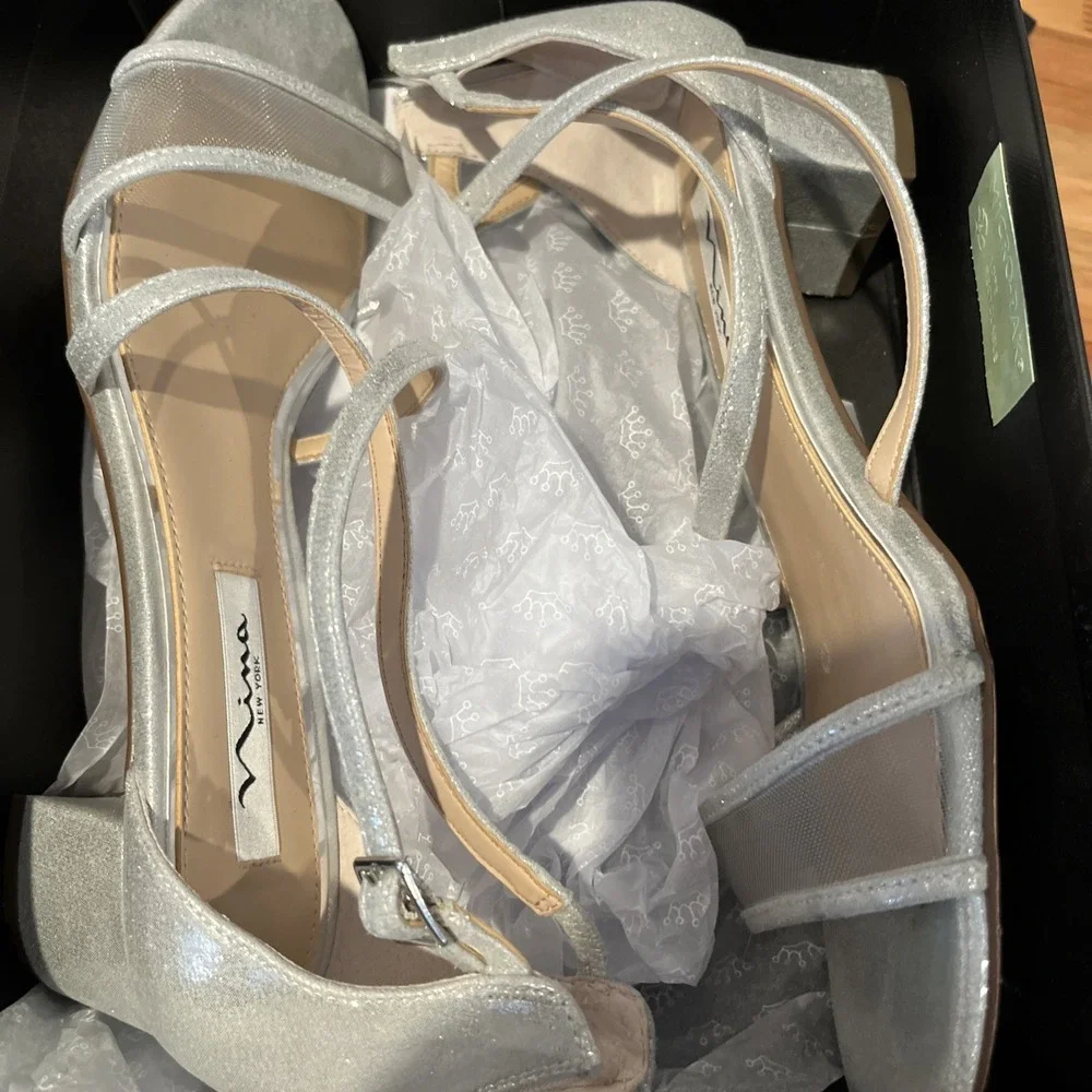 Nina New York Silver Glitter Strappy Heels Size 9 Formal Dress Sandals